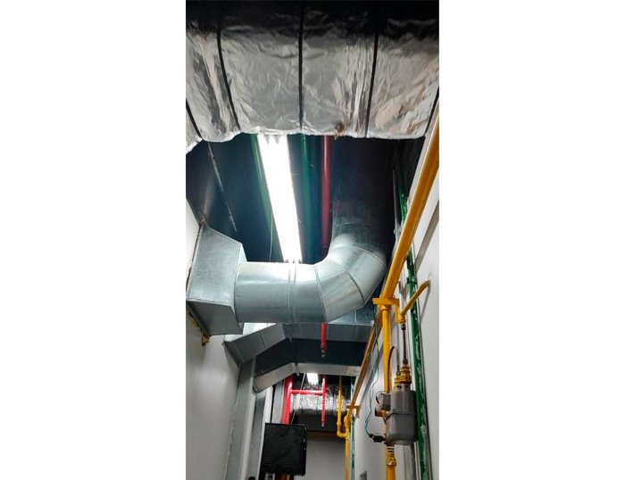 Sprinkler com distância do teto fora de norma em função dos dutos de ar condicionado